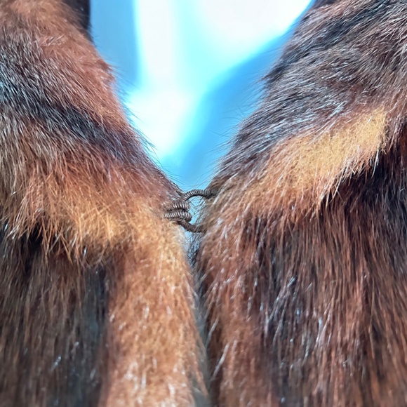 Vintage Fur Salon Stripling's Cape Fur Brown w/ Collar Arm Holes and Shoulder - Picture 6 of 13